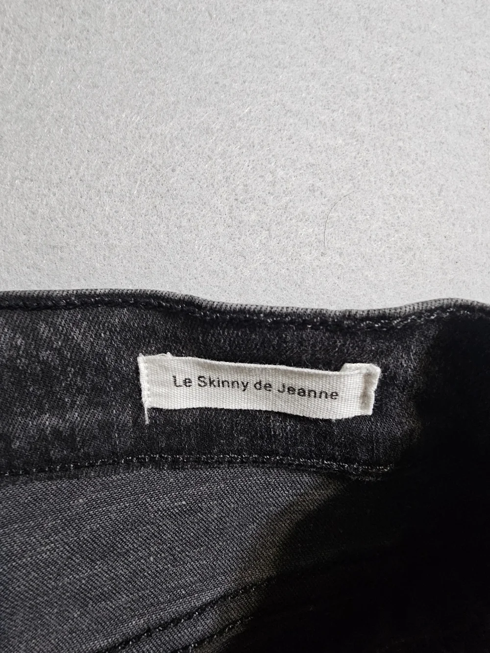 FRAME Le Skinny de Jeanne Python Print Jeans Gray Raw Hem Women's Size 27 EUC - Picture 5 of 11